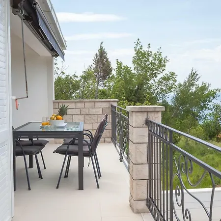 Vintage & Modern Villa Tučepi