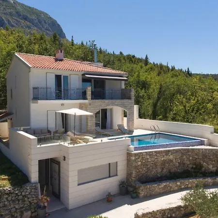 Vintage & Modern Tučepi