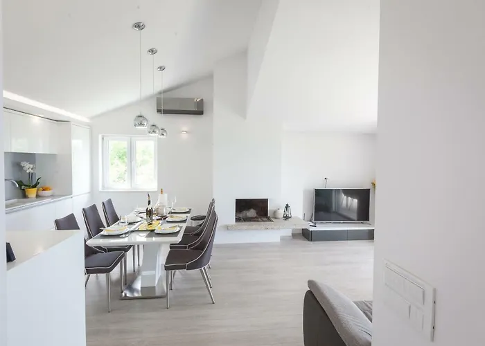 Vintage & Modern Villa Tučepi