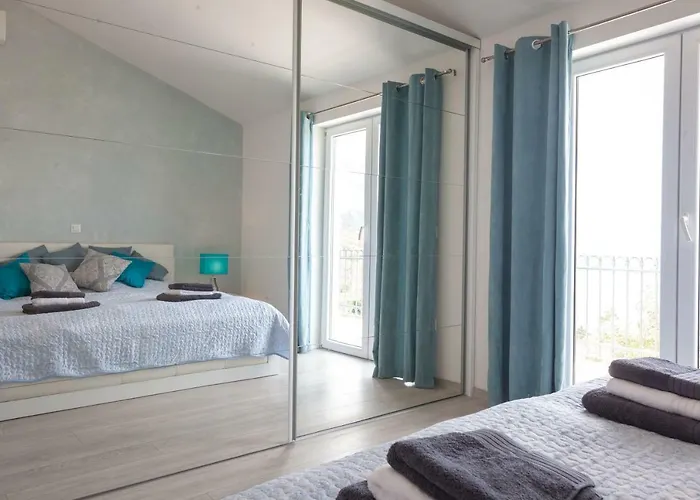 Vintage & Modern Вилла Тучепи