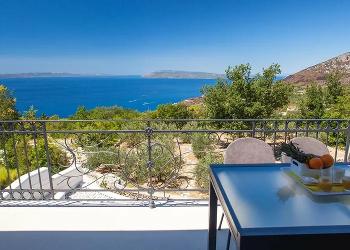 Vintage & Modern Вилла Тучепи